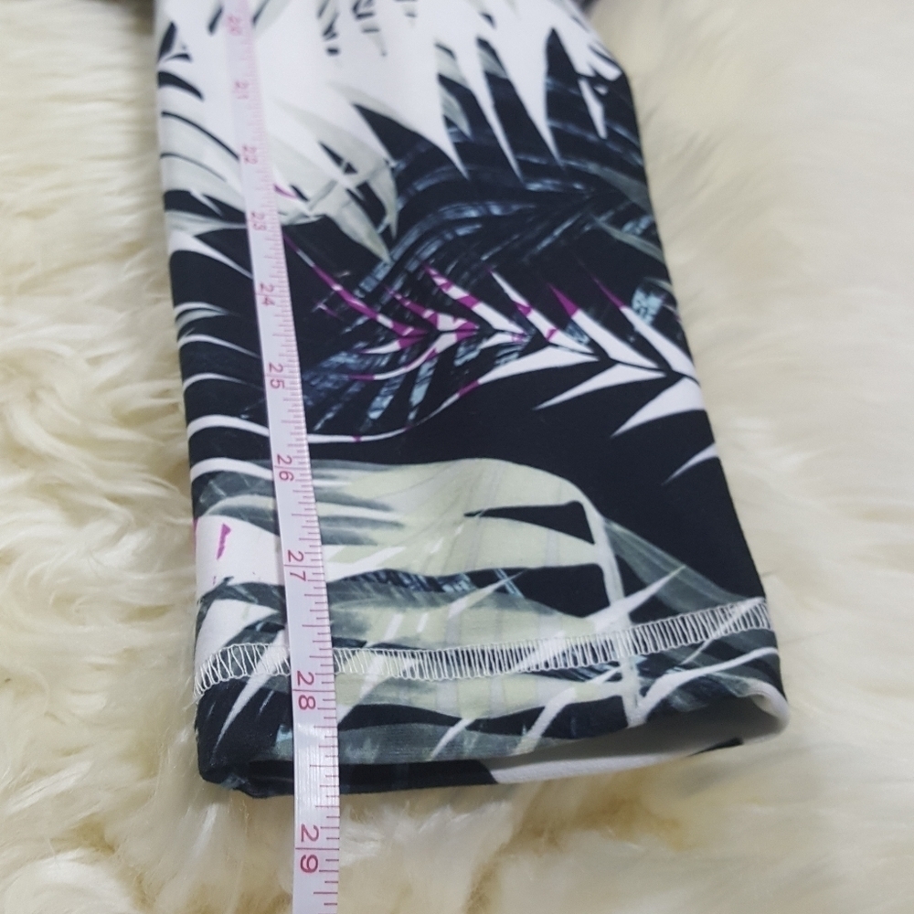 Balance Collection Palm Print Dry-Wik Leggings - Picture 6 of 10